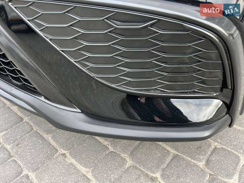 Седан Toyota Camry 2020 в Львове