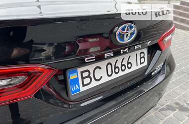 Седан Toyota Camry 2020 в Львове