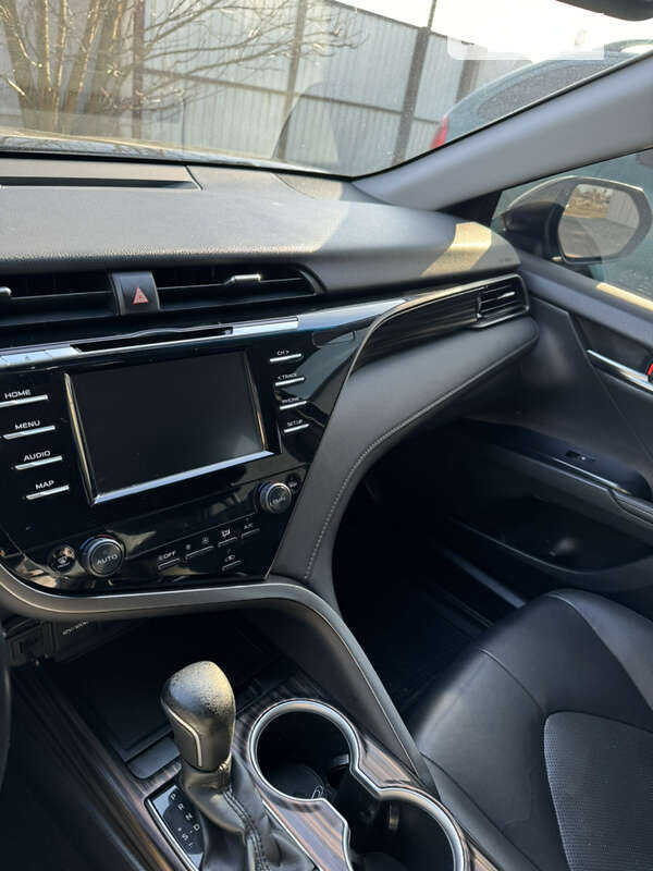 Седан Toyota Camry 2020 в Харькове