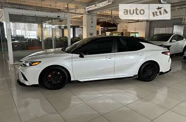 Седан Toyota Camry 2020 в Киеве