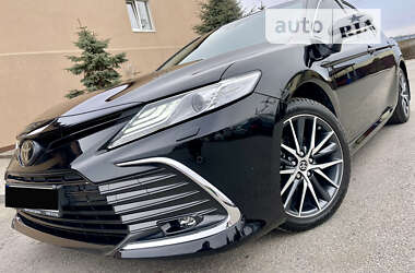 Седан Toyota Camry 2021 в Днепре