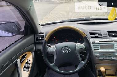 Седан Toyota Camry 2007 в Ужгороде