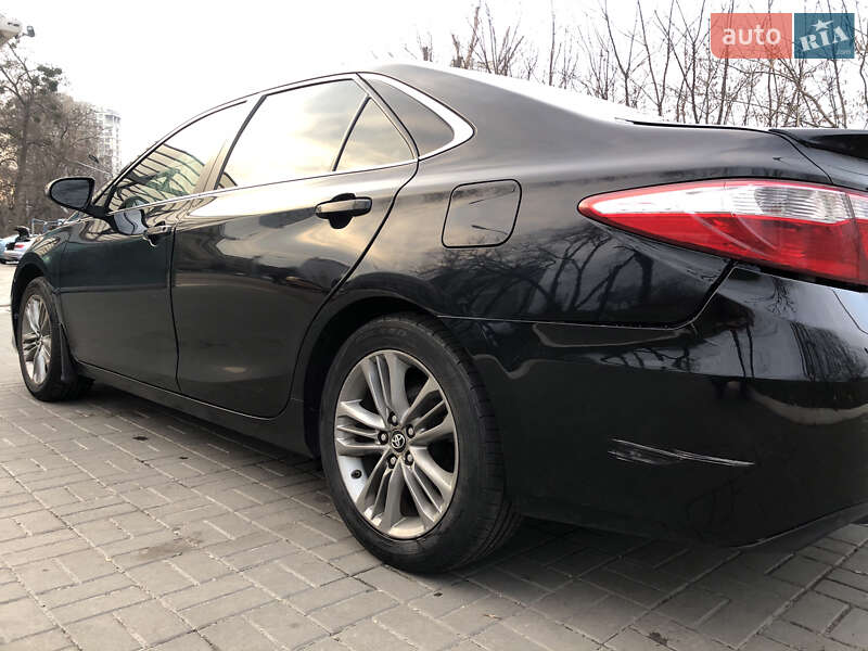 Седан Toyota Camry 2016 в Києві