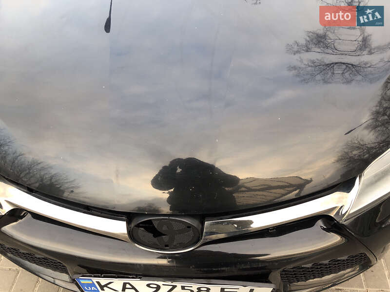 Седан Toyota Camry 2016 в Києві