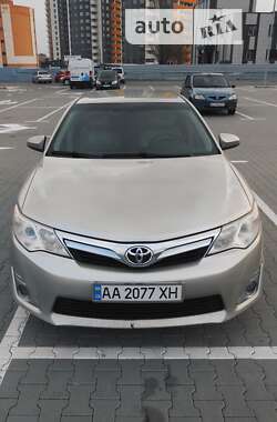 Седан Toyota Camry 2014 в Києві