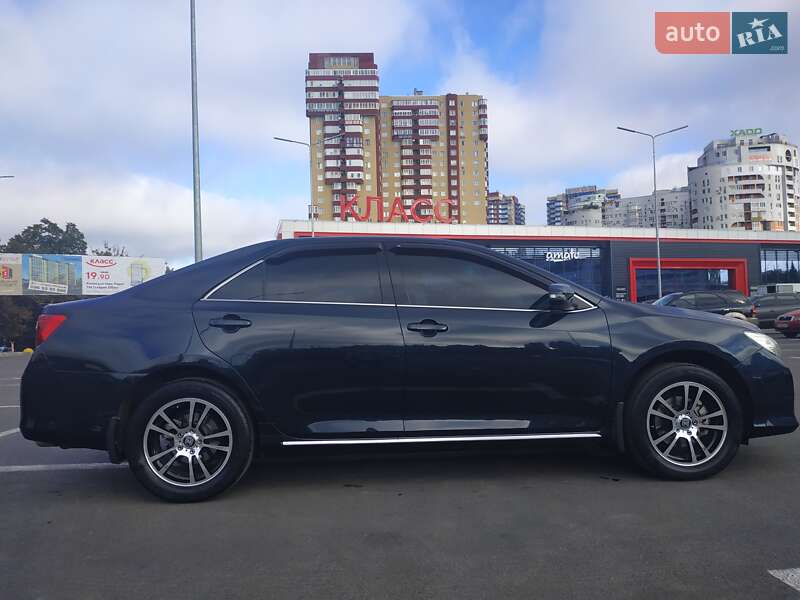 Седан Toyota Camry 2011 в Харкові
