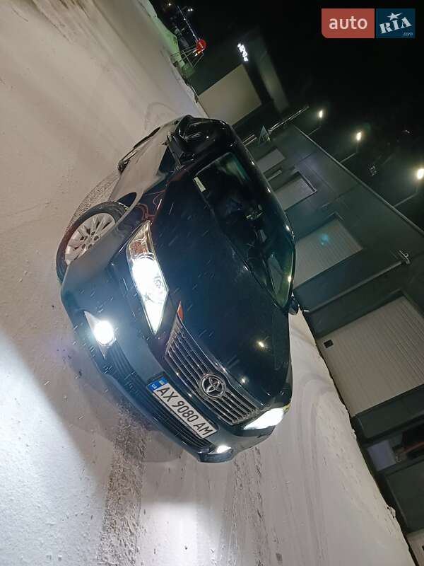 Седан Toyota Camry 2011 в Харкові