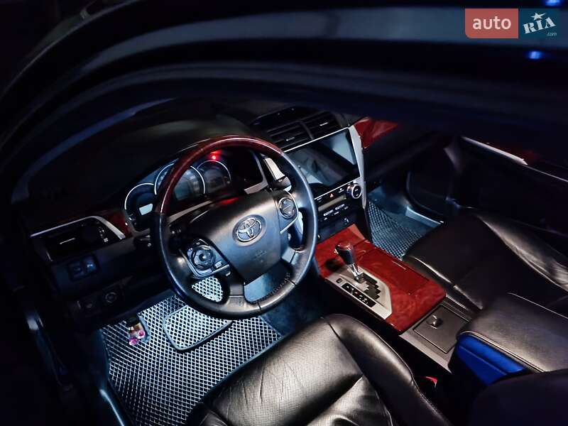 Седан Toyota Camry 2011 в Харкові