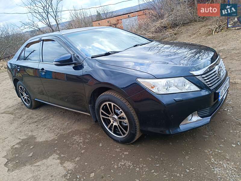 Седан Toyota Camry 2011 в Харкові