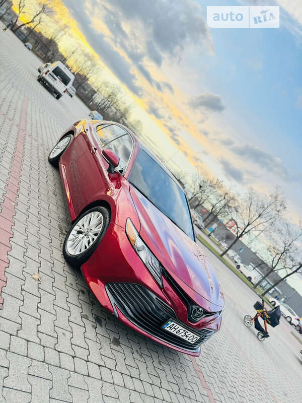 Седан Toyota Camry 2019 в Славянске