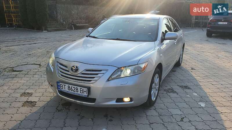 Седан Toyota Camry 2008 в Черновцах