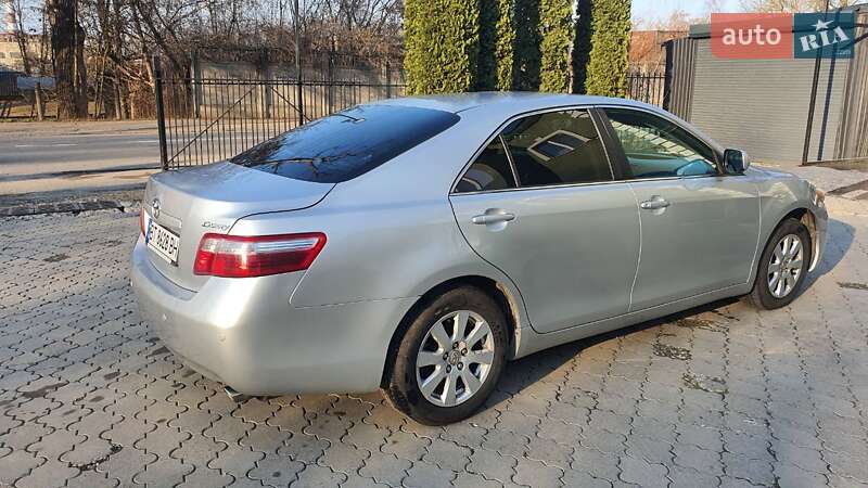 Седан Toyota Camry 2008 в Черновцах