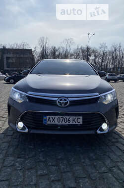 Седан Toyota Camry 2014 в Харкові