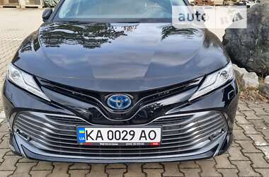 Седан Toyota Camry 2020 в Києві