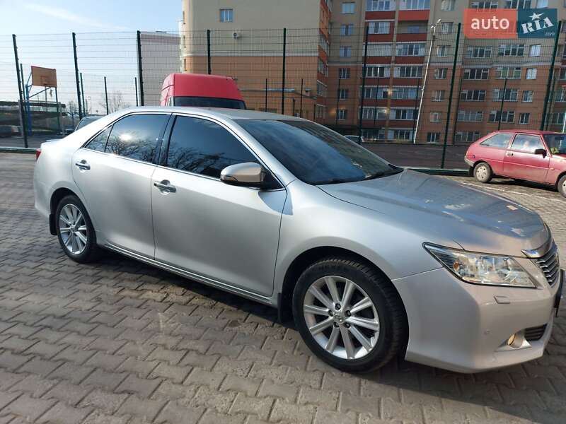 Седан Toyota Camry 2011 в 