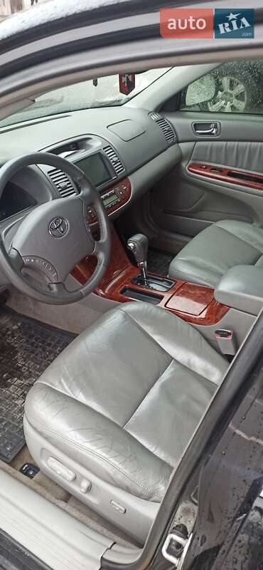 Седан Toyota Camry 2005 в Львові