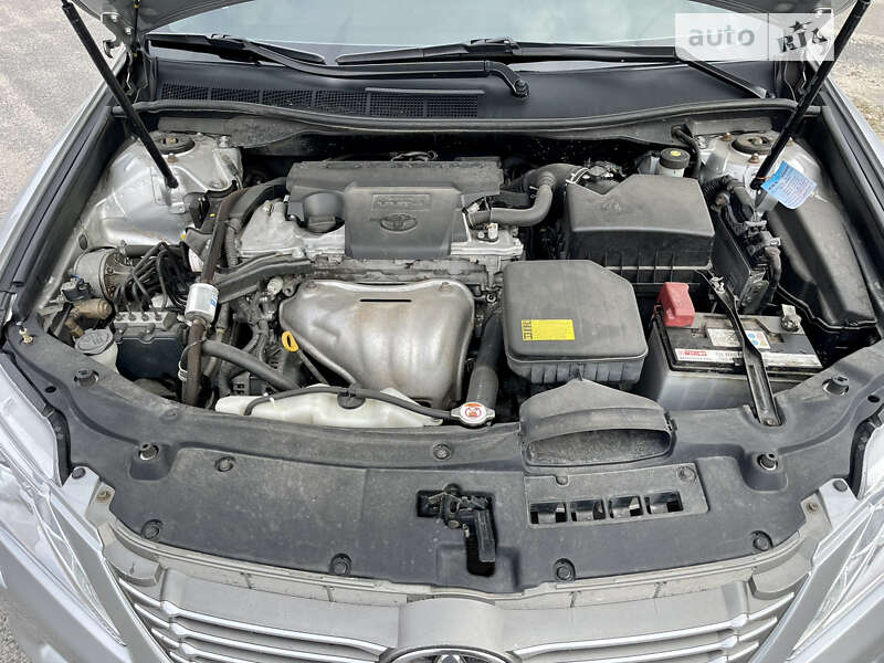 Седан Toyota Camry 2011 в Каменском