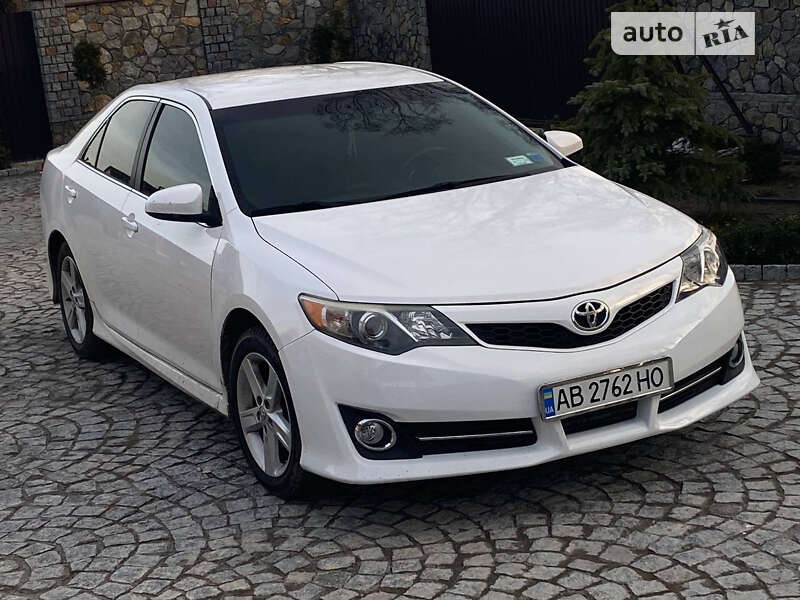 Седан Toyota Camry 2014 в Бершаді