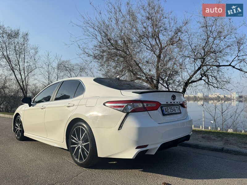 Седан Toyota Camry 2021 в Днепре фото 4 Седан Toyota Camry 2021 в Днепре