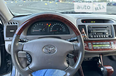 Седан Toyota Camry 2004 в Києві
