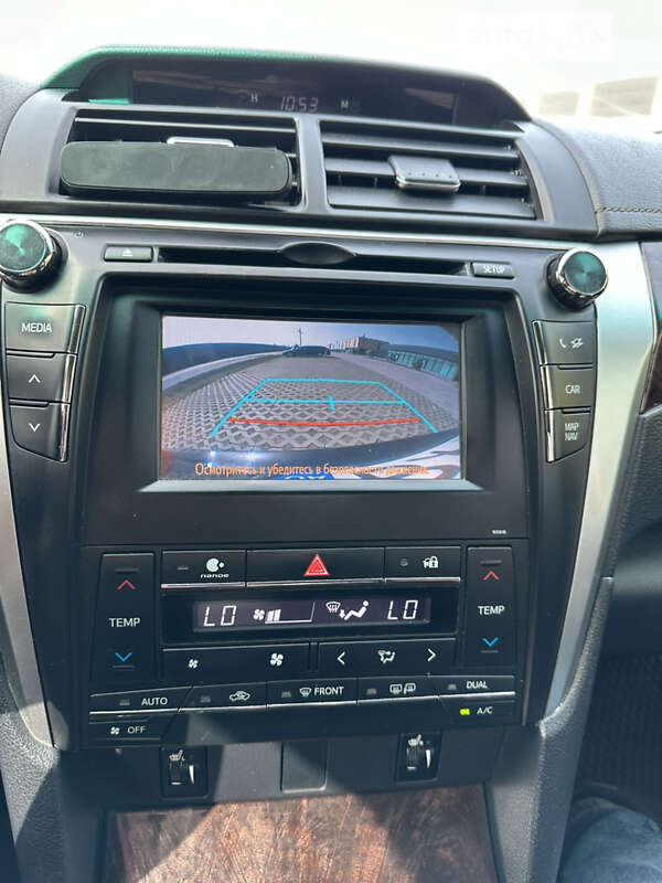 Седан Toyota Camry 2016 в Хмельницькому