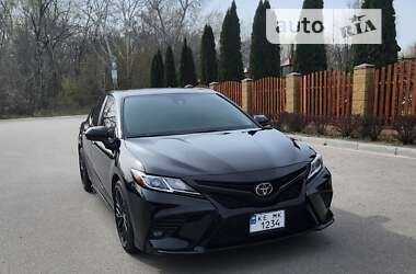 Седан Toyota Camry 2019 в Дніпрі