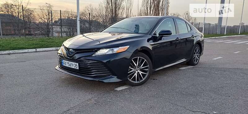 Седан Toyota Camry 2021 в Харькове