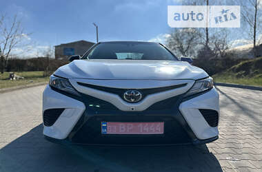 Седан Toyota Camry 2018 в 