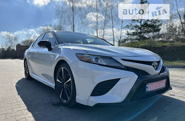 Седан Toyota Camry 2018 в 