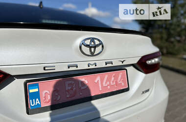 Седан Toyota Camry 2018 в 