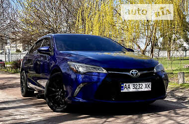 Седан Toyota Camry 2015 в Києві