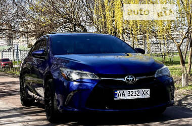 Седан Toyota Camry 2015 в Києві