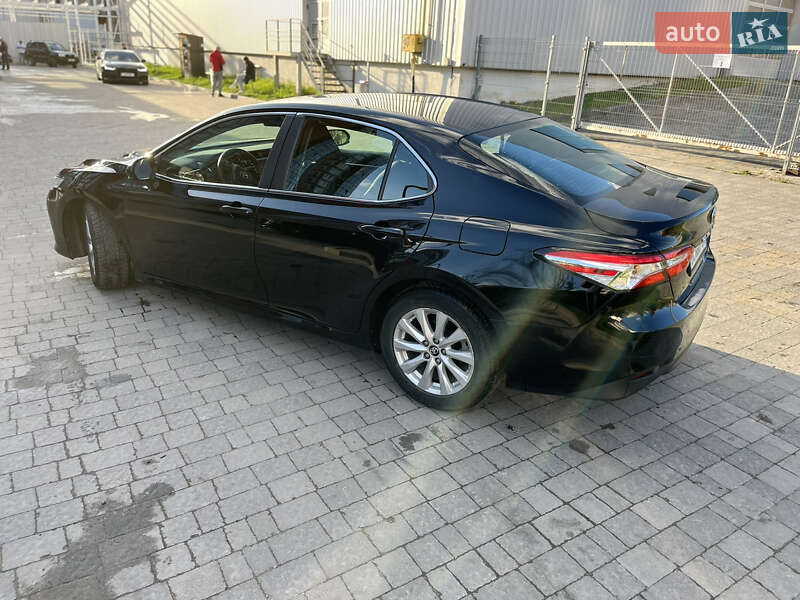 Седан Toyota Camry 2018 в Львові