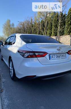 Седан Toyota Camry 2021 в Киеве