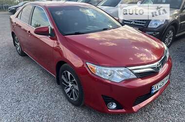 Седан Toyota Camry 2012 в Киеве