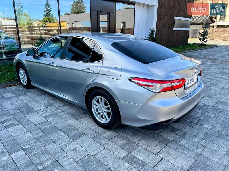 Седан Toyota Camry 2018 в Києві