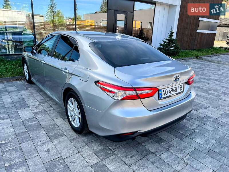 Седан Toyota Camry 2018 в Києві