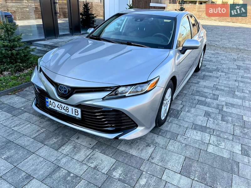 Седан Toyota Camry 2018 в Києві