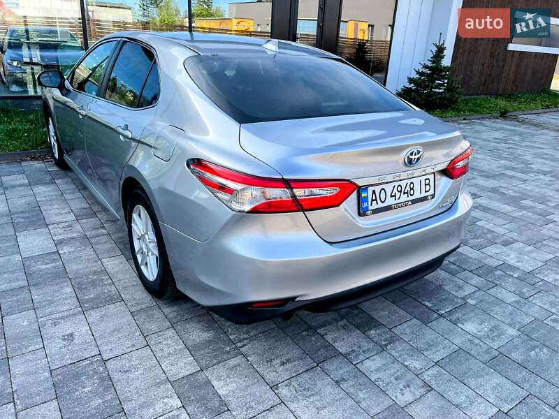 Седан Toyota Camry 2018 в Києві