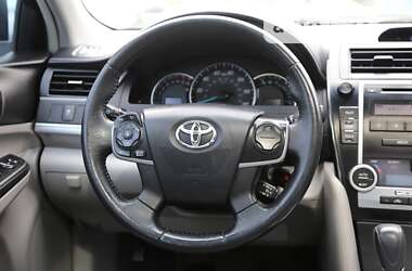 Седан Toyota Camry 2012 в Киеве