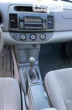 Седан Toyota Camry 2005 в Львове