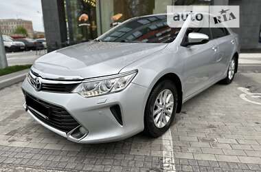 Седан Toyota Camry 2015 в Киеве