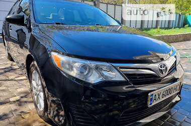 Седан Toyota Camry 2013 в Харькове