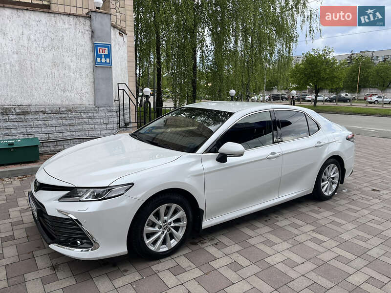 Седан Toyota Camry 2021 в Києві