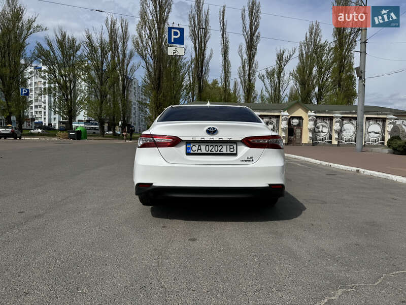 Седан Toyota Camry 2019 в Черкассах