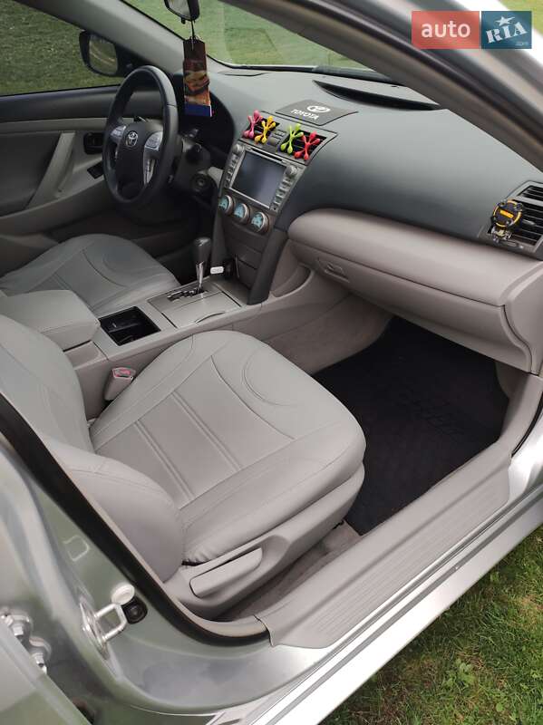 Седан Toyota Camry 2008 в Сумах