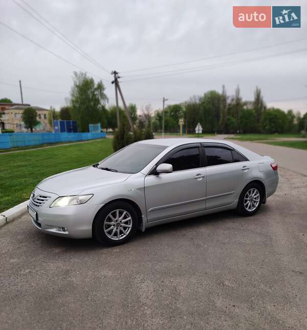 Седан Toyota Camry 2008 в Сумах