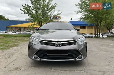 Седан Toyota Camry 2016 в Дніпрі