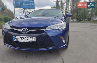 Седан Toyota Camry 2016 в Киеве