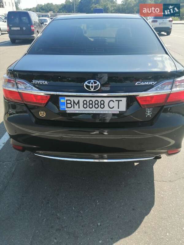 Седан Toyota Camry 2017 в Путивлі